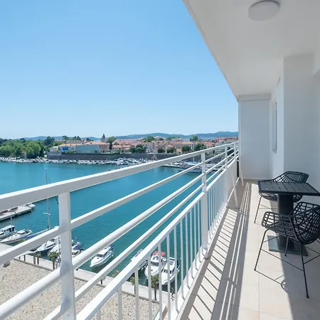 Apartman Sea View Mia Just Renovated *
