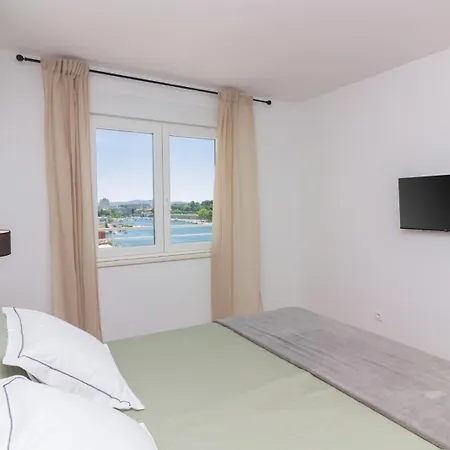 아파트 Sea View Mia Just Renovated 자다르