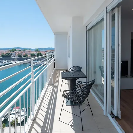 Sea View Mia Just Renovated Apartment *