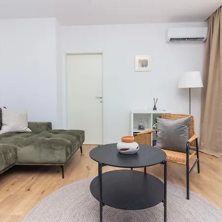 Apartment Sea View Mia Just Renovated *