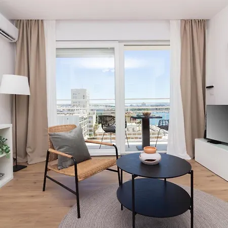 Sea View Mia Just Renovated アパート
