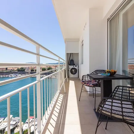 Apartment Sea View Mia Just Renovated