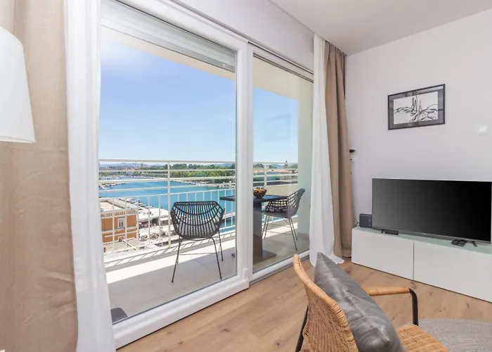 Апартаменты Sea View Mia Just Renovated