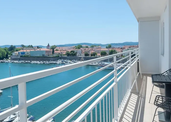 Апартаменты Sea View Mia Just Renovated Задар